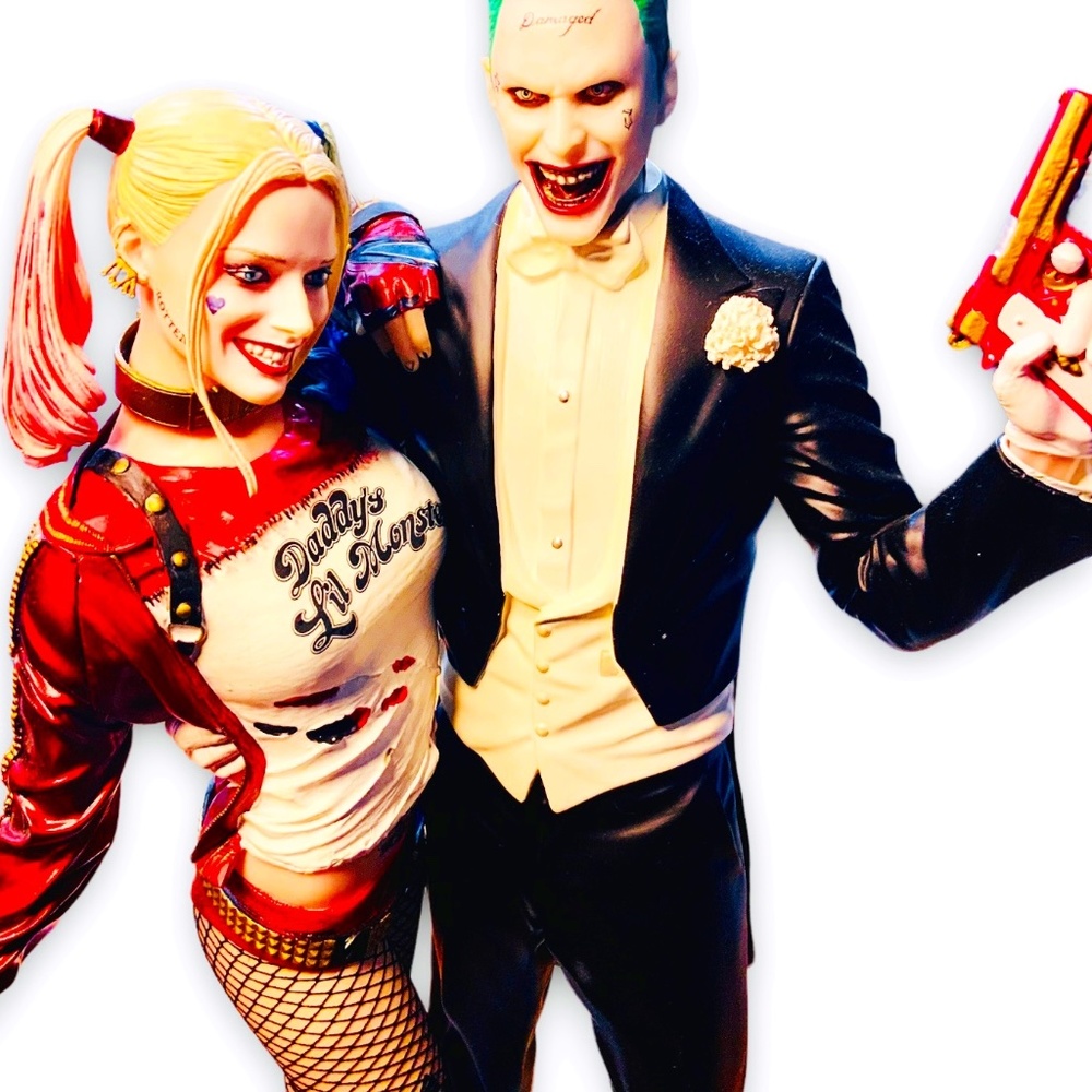 The JOKER and HARLEY QUINN DC Collectibles Suicide Squad Movie statues